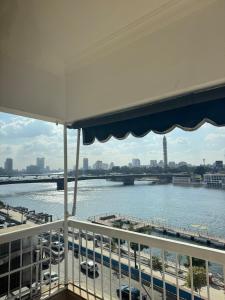 Prestigious Nilefront Residence, 5-Star Cairo Views