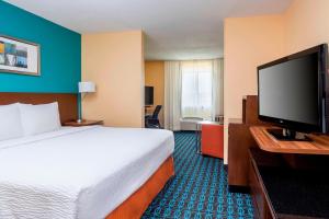 Large King Studio with Sofa Bed room in Fairfield Inn & Suites Victoria