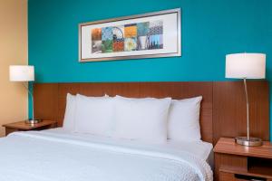 King Room room in Fairfield Inn & Suites Victoria