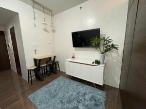 Cozy Cool Condo in Makati