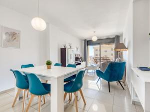 Apartment in Roses near Sandy Beach