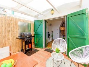 Townhouse in Rosas with Garden near Beach