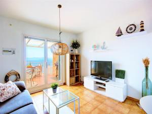 Townhouse in Rosas with Garden near Beach