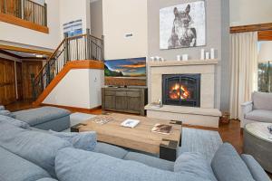 Ritz Carlton Vail #402 condo