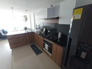 Amplio apartamento con vista al lago - Salitre