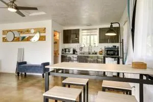 Cozy Space - 1 Mi to Ocean! - Keaau