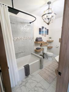 Luxury Cabin in The Country With King Bed and Loft #1