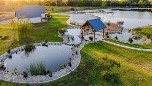 Luxury Cabin in The Country With King Bed and Loft #1