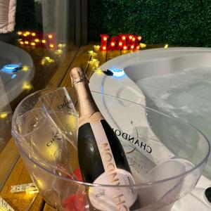 Loft2 com Jacuzzi para Casal - Lofts Mariscal, Bombinhas-SC