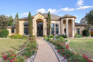 Noble Prairie Lux Estate Pool Spa Garden Venue Fireplace Themed Rooms