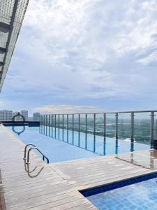 Full Legoland View & Walking, Kid-Friendly Spacious Slide AquaZone Afiniti, JB Johor Bahru, Malaysia