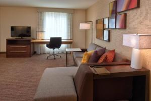 One-Bedroom King Suite with Sofa Bed - Hearing Accessible room in Residence Inn by Marriott Chicago Bolingbrook