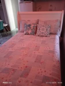 KITNET no coração de Balneário Camboriú - 04 pessoas - camelódromo - av central - igreja - 03 quadras mar - Ar-condicionado - BTV canais livres - HBO - Filmes - Séries- Garagem rotativa no prédio - Wi-Fi free 250 Mega - Point de bares e restau