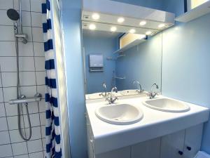 Maison à 350m plage avec jardin sud et WIFI à Trégastel - FR-1-368-437