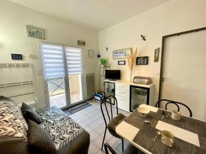 Appartements Appartement proche plage 3 pers, loggia, parking - FR-1-231-331 : photos des chambres