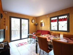 Chalet au Mont-Dore, 8 pers, 3 ch, animaux admis, parking, terrasse, proche centre - FR-1-608-281