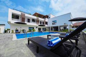 River Hills Hotel & Suites