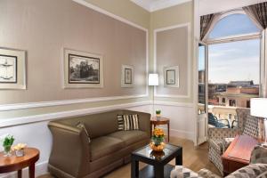 High Floor Suite, 1 Bedroom Junior Suite, 1 King, Sofa bed room in Rome Marriott Grand Hotel Flora