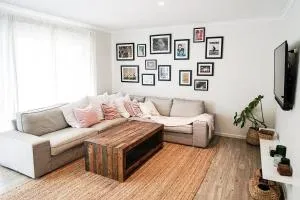 Central 3 Bdr House - Walk to town & pub - Brooklet