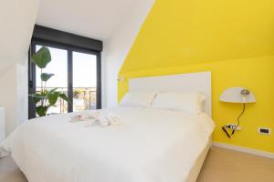 Sunny retreat near metro, 12 min to Duomo
