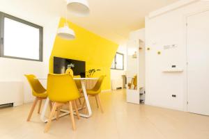 Sunny retreat near metro, 12 min to Duomo