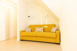 Sunny retreat near metro, 12 min to Duomo