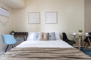 Furnished Studio in Avida Towers Riala, Cebu IT Park with Pool, Fast WiFi, Netflix and More