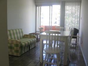 1 quarto e sala na melhor localização da Ondina!