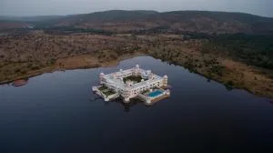 jüSTa Lake Nahargarh Palace, Chittorgarh - Nimbahera
