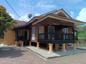 KaLong Bay Homestay Villa Melati Tepi Pantai - Kampong Pengkalan Pangan