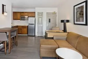 Residence Inn Columbus - Warm Springs