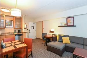 King Studio with Sofa Bed room in Residence Inn Cincinnati North West Chester