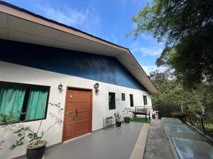 Mountain Lodge, Radiant Janda Baik