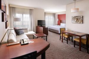 King Studio with Sofa Bed - Hearing Accessible room in Residence Inn by Marriott Dallas Plano The Colony
