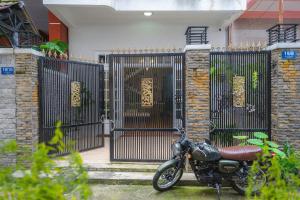 Private 4 BRs House 5 mins walk to Night Market