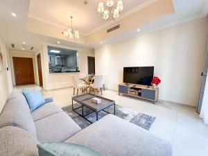 Elegant 1BR in Dunya Tower, Downtown Dubai 12AB10