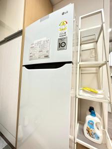 Spacious and Relaxing Duplex Hongik Stn 1min