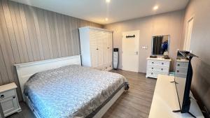 Indy2 Bangna km7 By koii