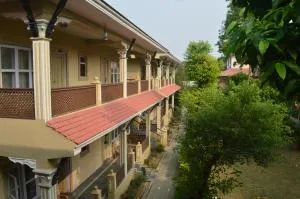 Hotel West Wood Pvt Ltd - Sauraha