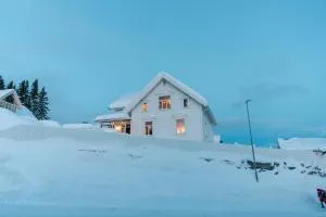 Explore Tromsø Villa - Åsgård