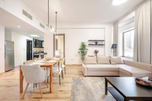 Stylish beachside apartment 3 beds in JBR
