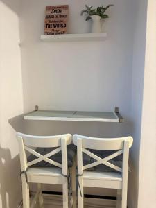 Studio New York free parking by Summer Smile