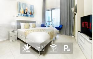 Studio in Dubai Marina near Beach and Metro with fast wifi and Car Parking Z507