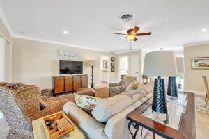 Beautiful Pool Home Near Siesta Key Beach home