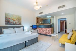 RH- Studio Retreat, Walk away to Burj Khalifa and Dubai Mall