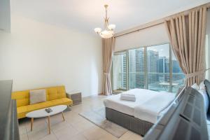 RH- Studio Retreat, Walk away to Burj Khalifa and Dubai Mall