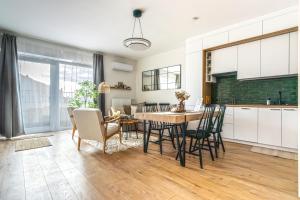 Buda Top Floor Apartment with Terrace & View