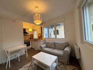 L'Écrin Bleu - 圣戈当