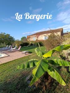 Gite Les Volets Bleus du Segur