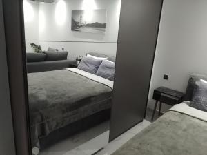 Luxury Semi-Basement Suite Athens